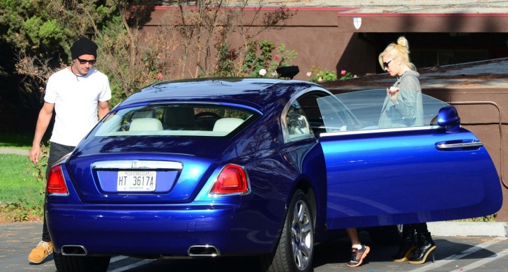 Gwen Stefani’s Rolls-Royce Wraith - chirkup.me